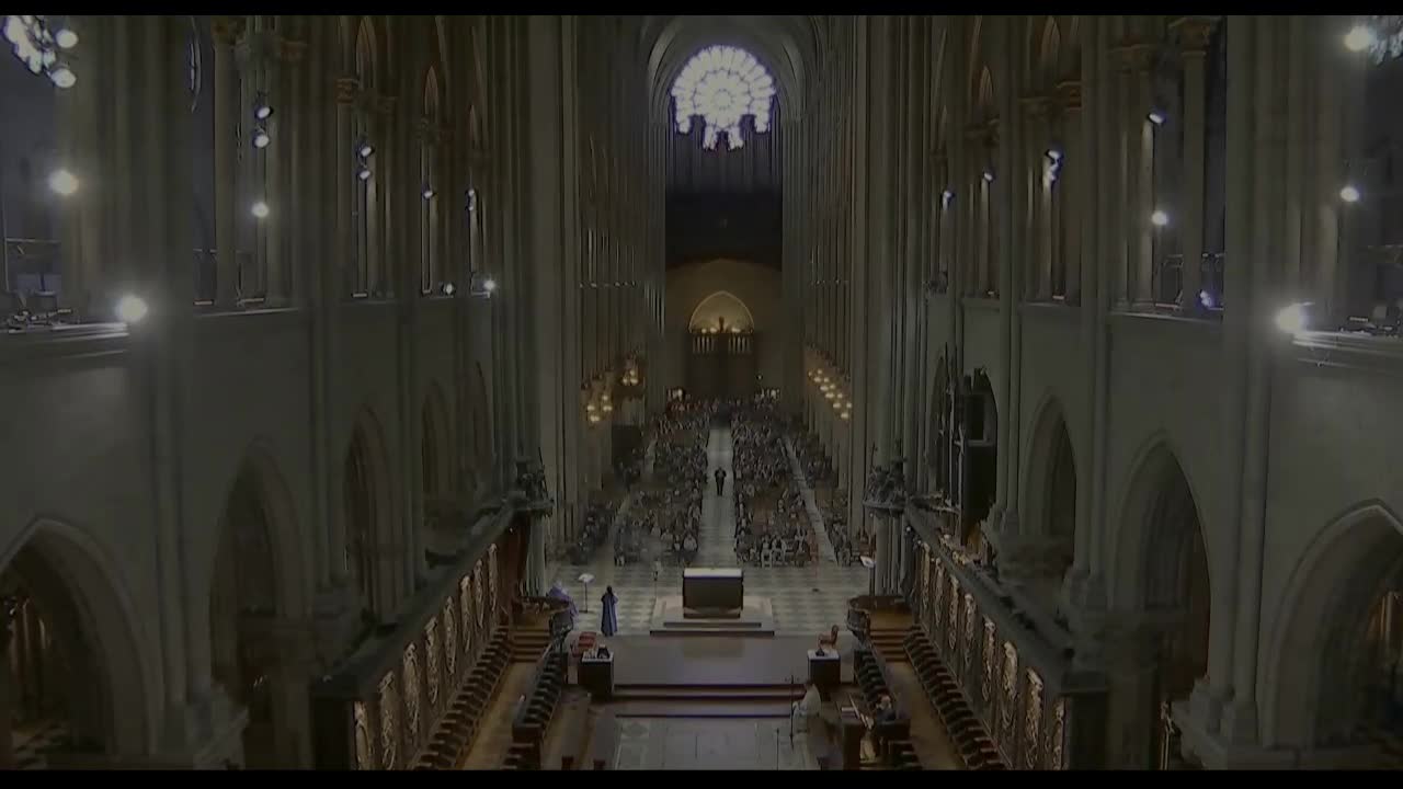 Notre Dame v plamenech (Samuel Labarthe, Jeremie Laheurte, Élodie Navarre 2022 Dráma 1080p ) Cz dabing avi