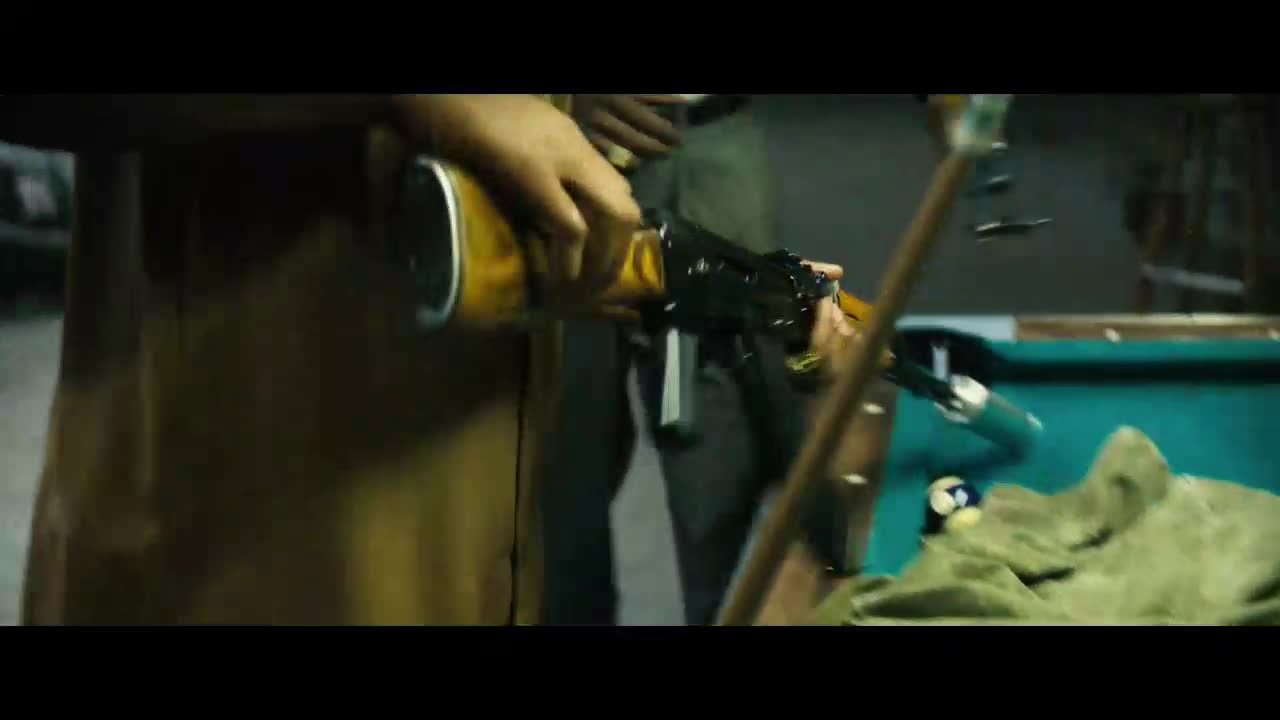 Mladý gangster (Matthew McConaughey Jennifer Jason Leigh 2018 Krimi Drama Bdrip 1080p ) Cz dabing+czforced avi