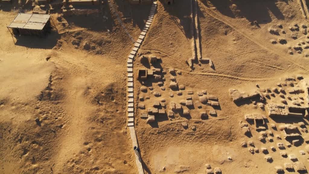 Egypt z vysky 01 Staroveka rise (cz en 576p) mkv