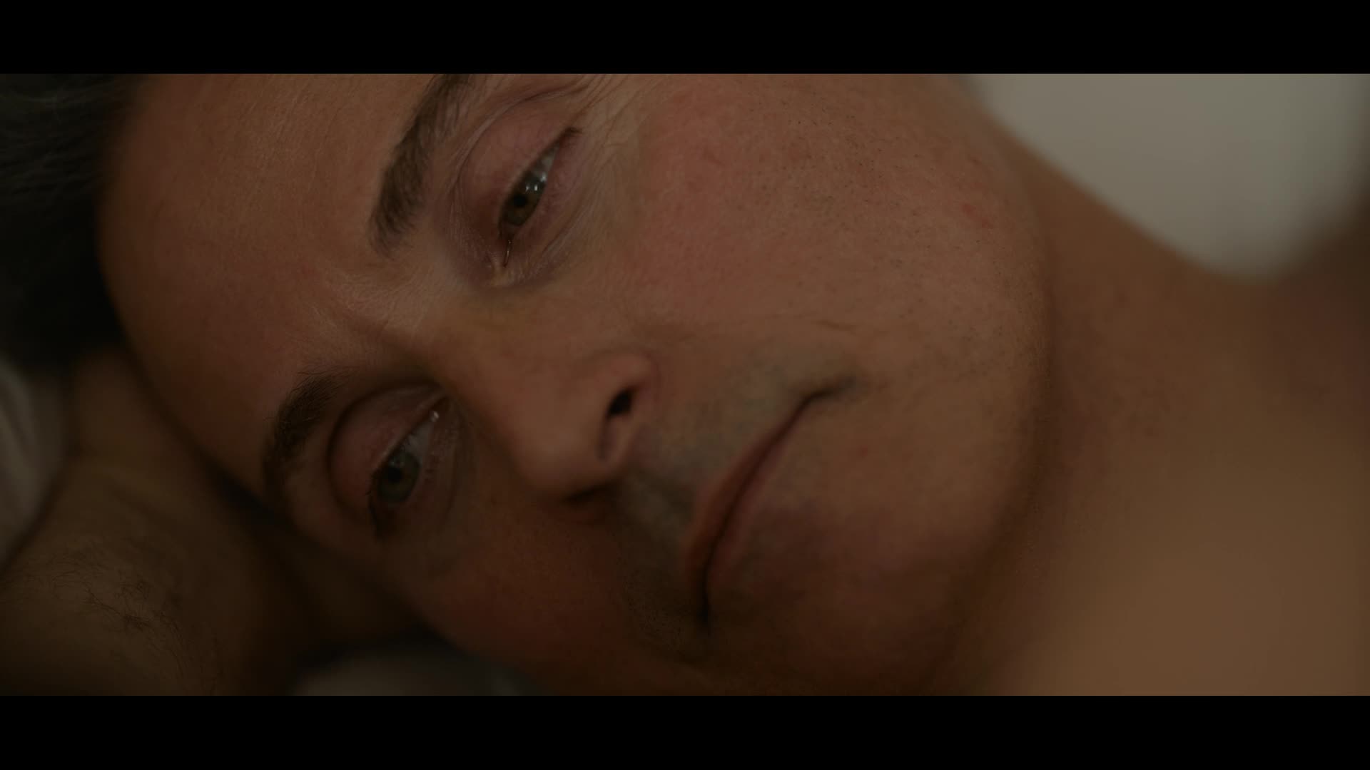 Diplomatické vztahy S01E07 Nepřátele si drž pěkně od těla (2023) thriller czdab mkv