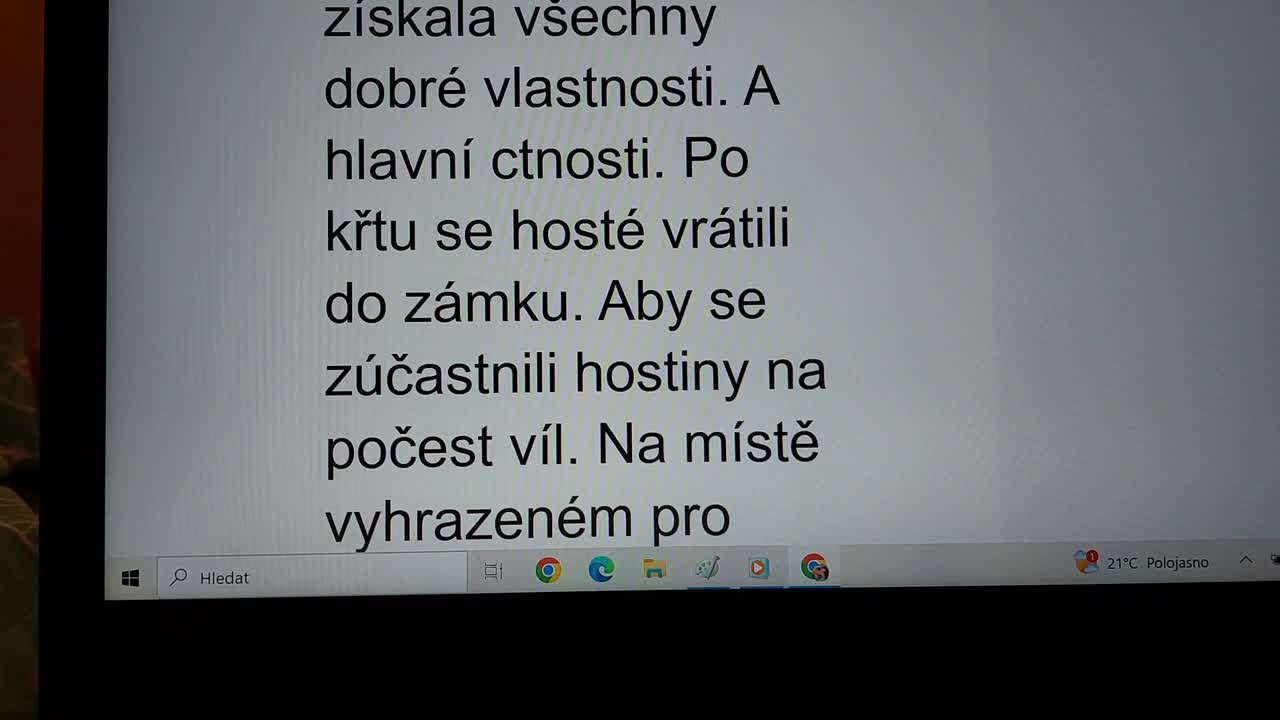 11 6 2025 princezna Marianka Mimapinková mluví s překladačem 5 mp4
