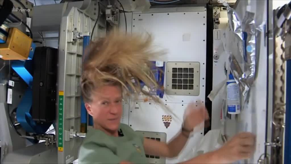 Casoprostor S02E01 Clovek ve stavu beztize (cz de 576p WEBRip) mkv