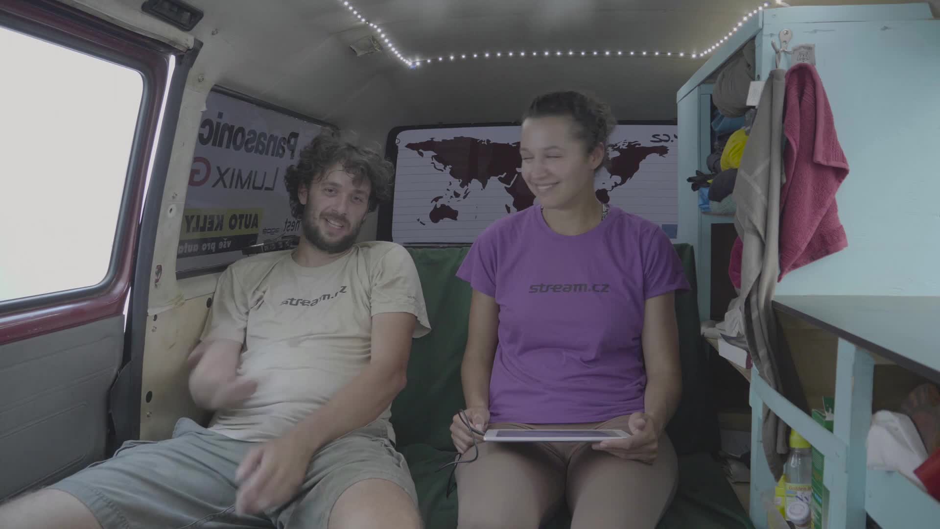 Busny Bonusy S01E15 28 2017 CZ dab 1080p BONUS Uganda Za nehodu může vždycky běloch Jde o to, jak z vás dostat peníze mp4