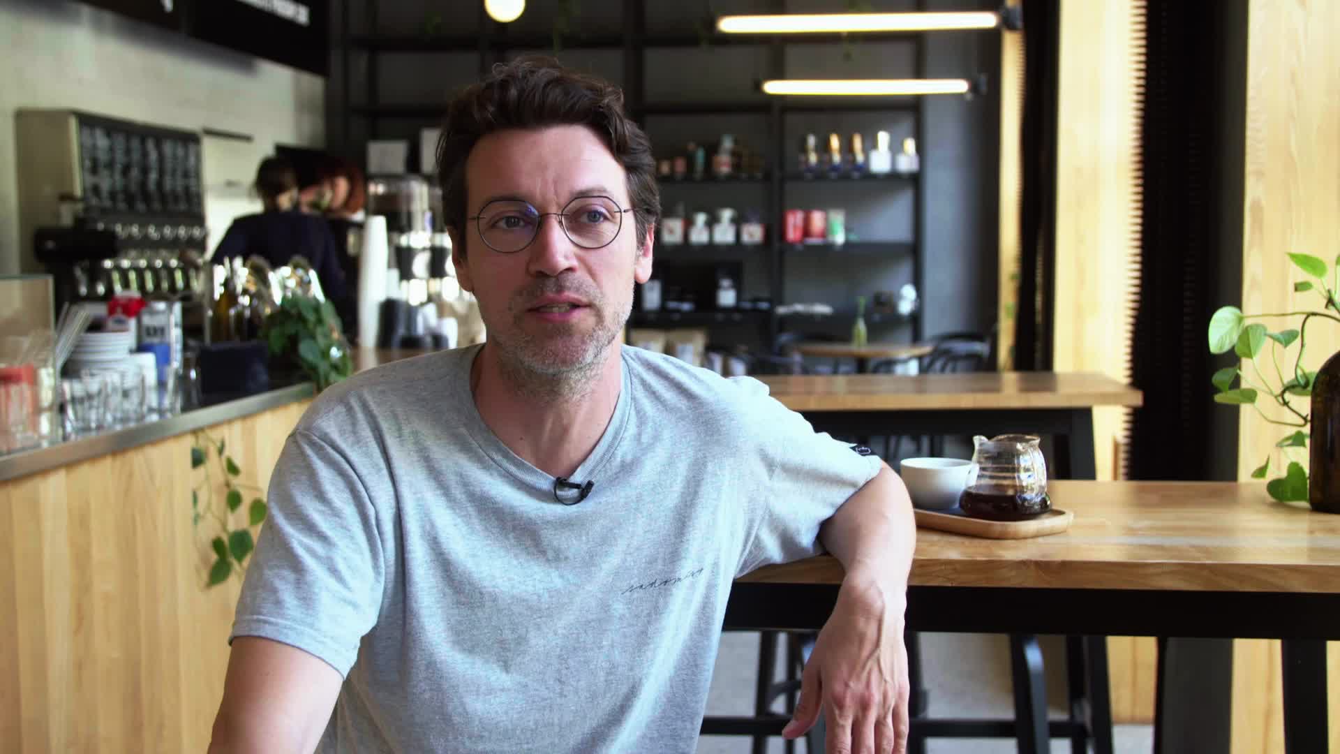 Na co koukáš S01E07 11 2024 CZ dab 1080p Proč Lukáš Hejlík žere Medvěda mp4