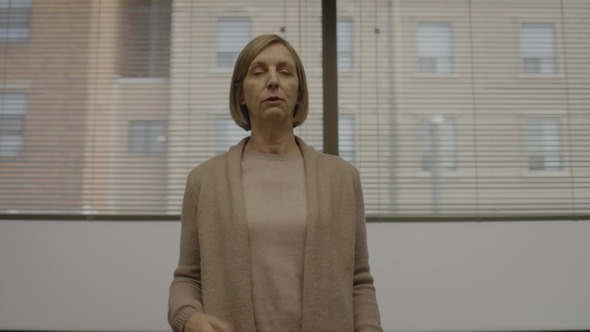 Cardinal S03E06 06 2019 CZ dab 1080p Helen mkv