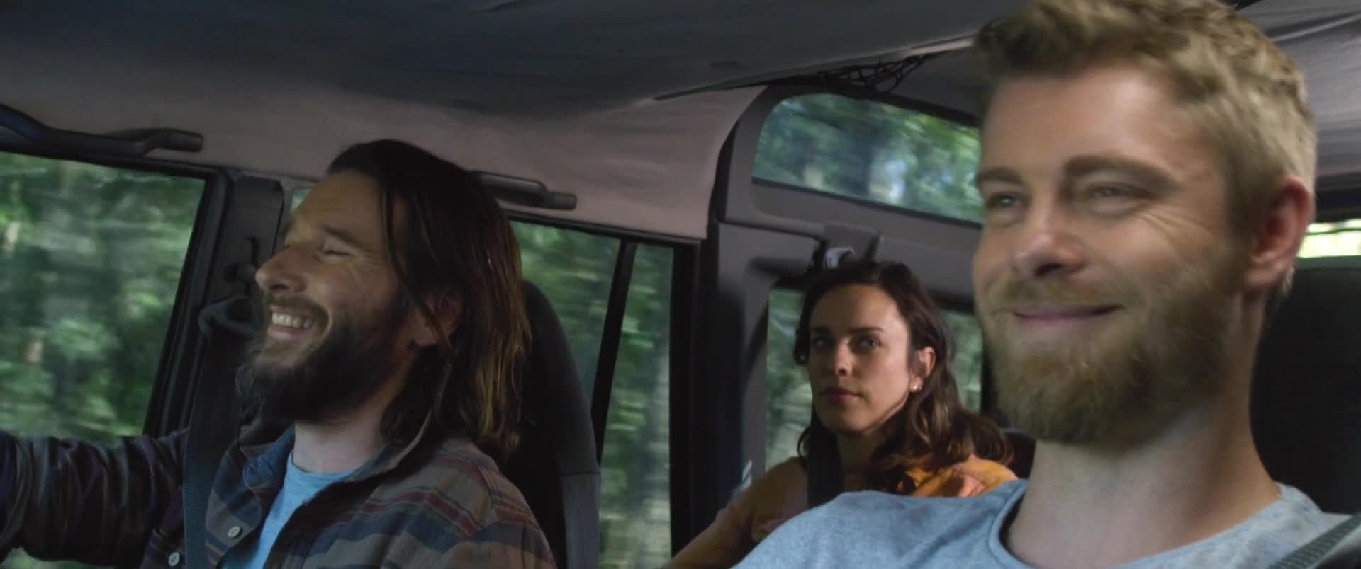 Ve spárech temnoty 2020 CZ dab 1080p mkv