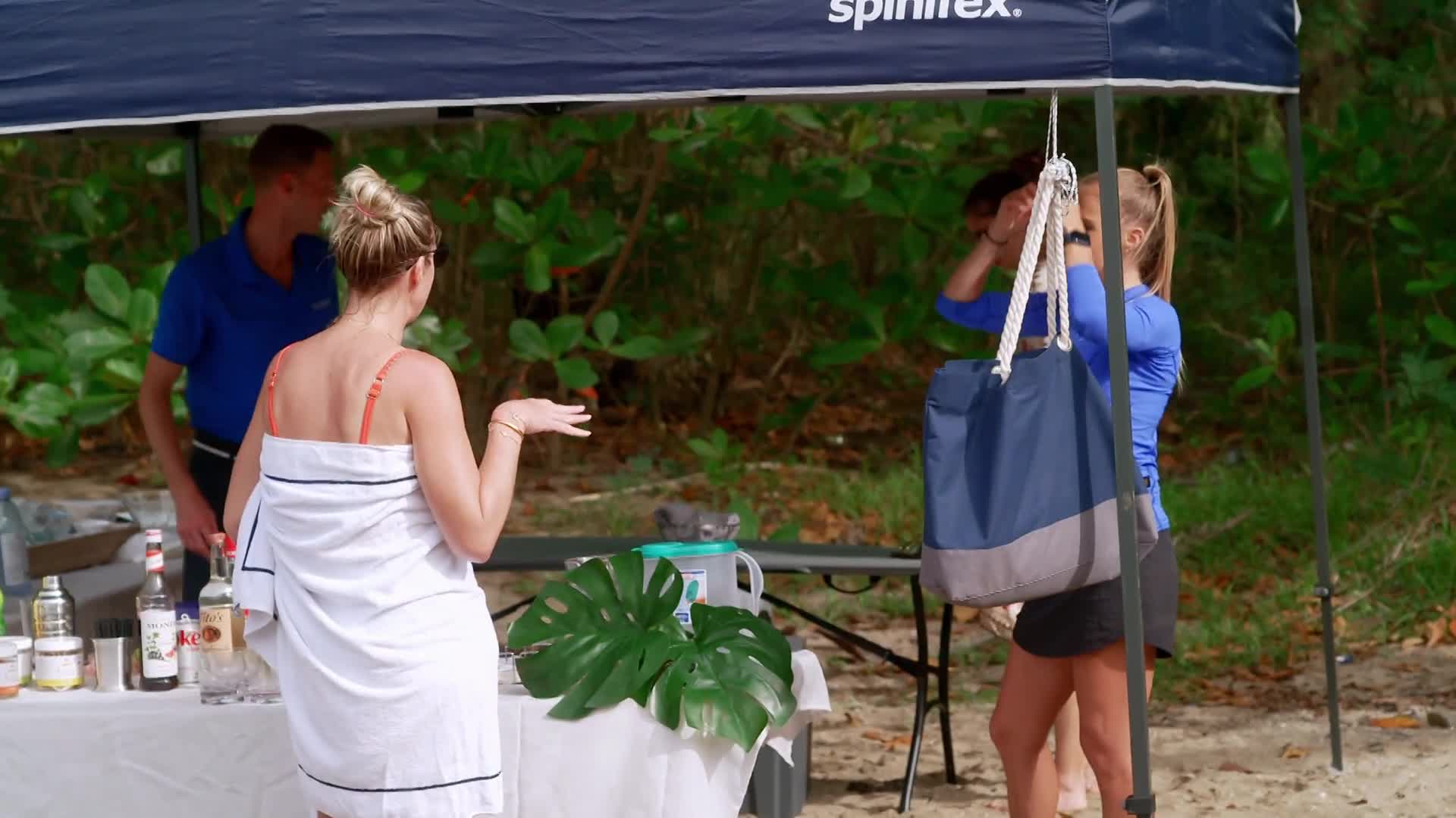 Život na jachtě S10E10 17 2022 CZ dab 1080p Karibský gigolo mp4