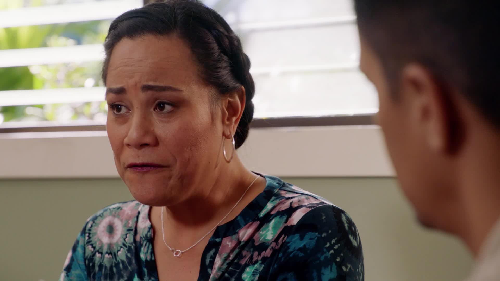 Magnum P I S02E18 20 2019 CZ dab 1080p Svět plný potíží mkv