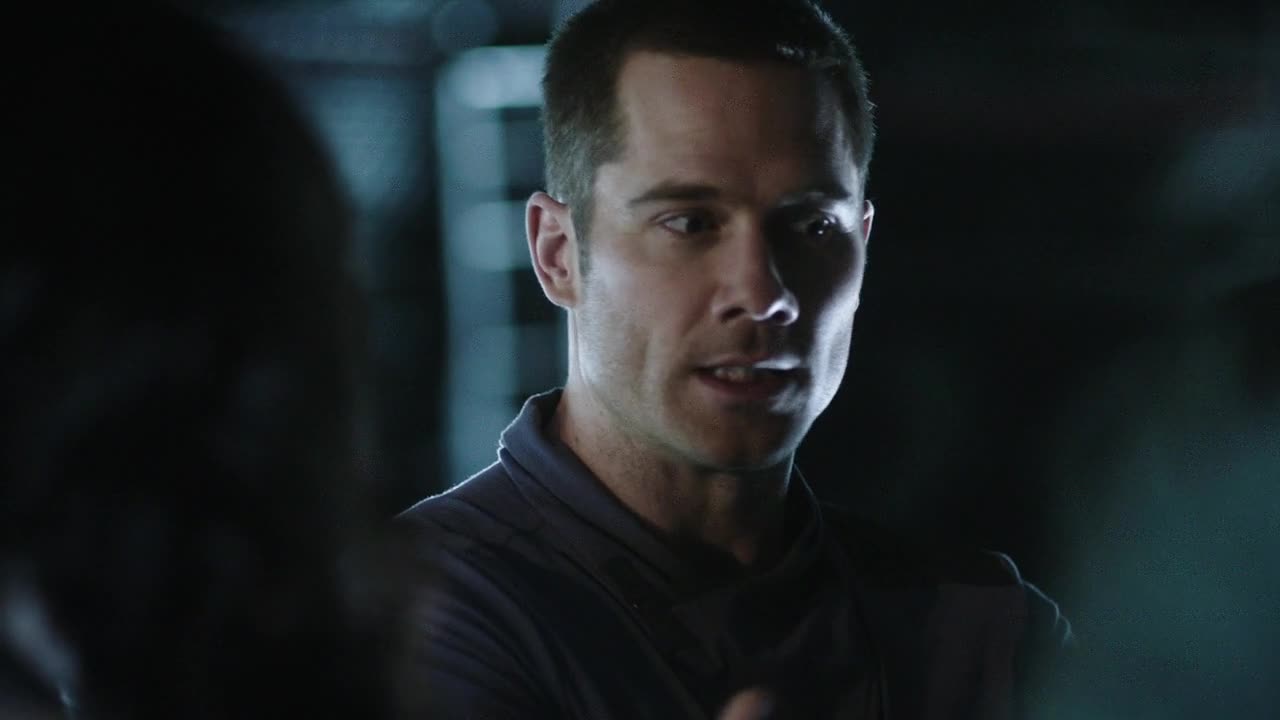 VESMÍRNÍ LOVCI Killjoys s02e07 Rudá skříňka mp4