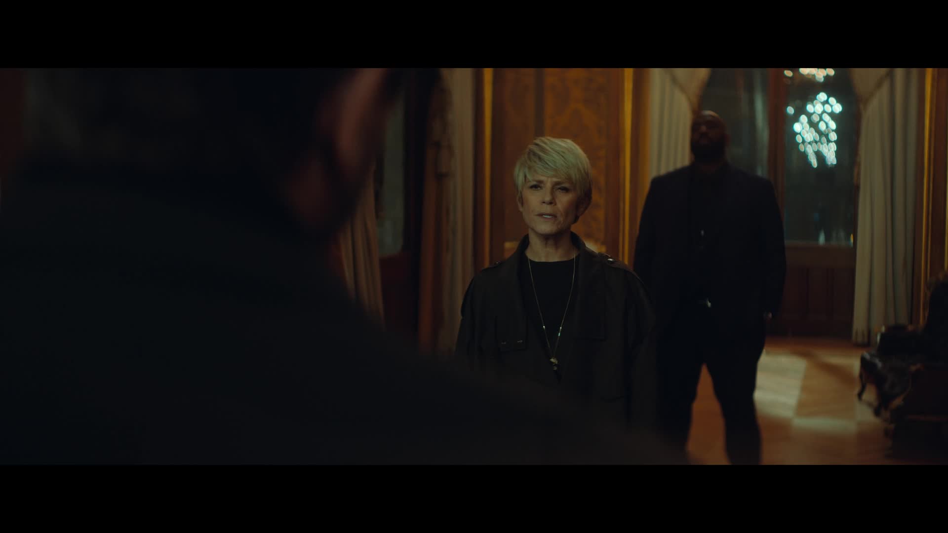 Fúrie Paříže S01E02 08 2024 CZ dab 1080p Zlomený srdce je lepší než kulka mkv