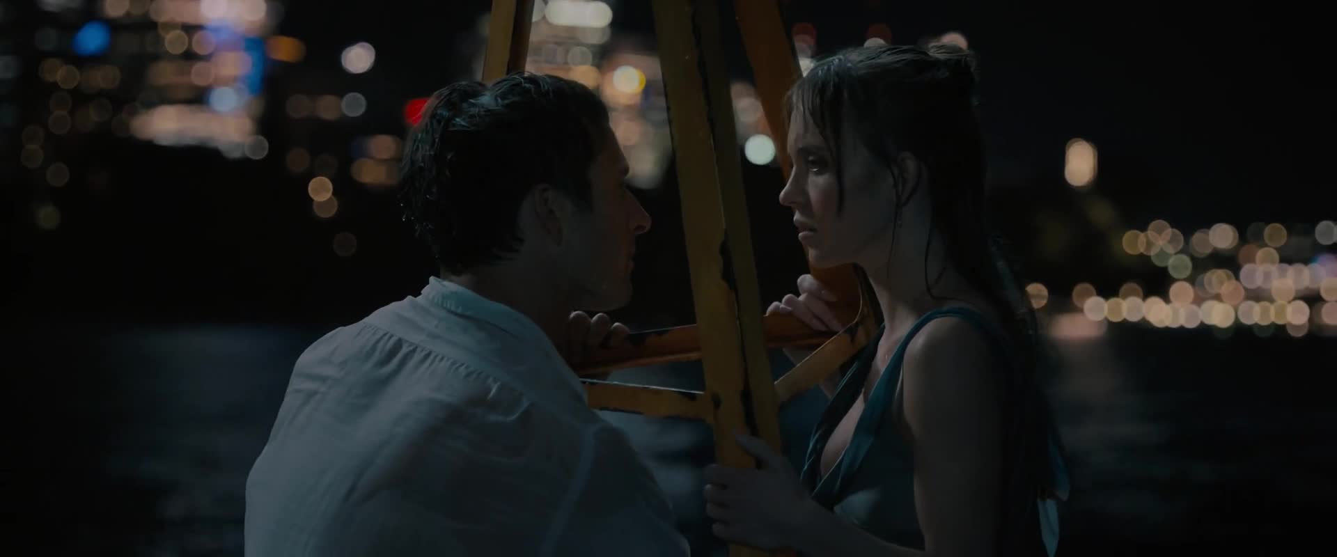 S tebou nikdy (2023)(CZ)(FullHD H265) sestřih romantických scén Glen Powell a Sydney Sweeney.mp4