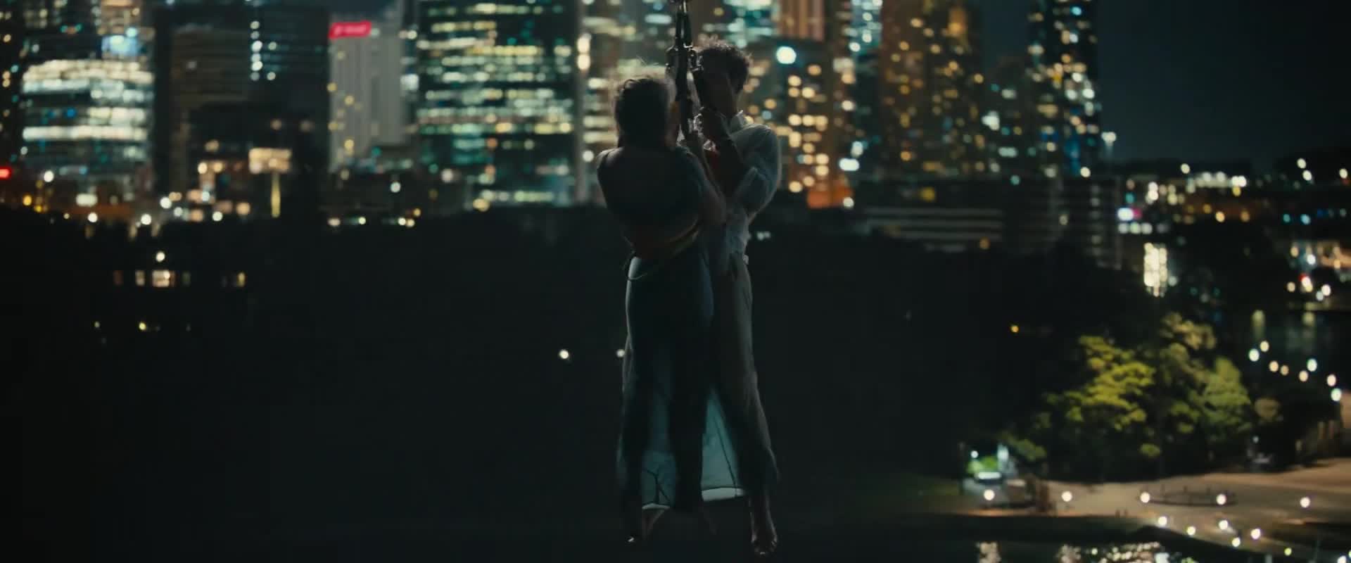 S tebou nikdy (2023)(CZ)(FullHD H265) sestřih romantických scén Glen Powell a Sydney Sweeney.mp4