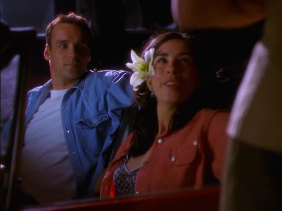 JAG 03x04 kissing scene líbací scéna.avi