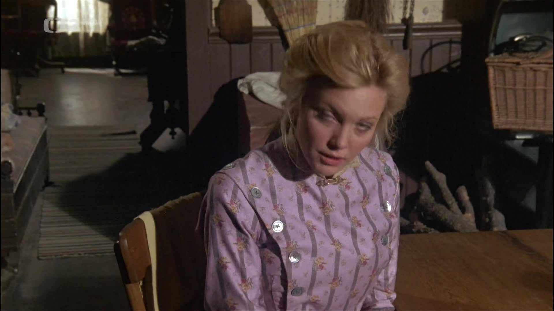 Osamělá holubice 1080i HDTV western sestřih Gus (Robert Duvall) a Lorena (Diane Laneová).mkv