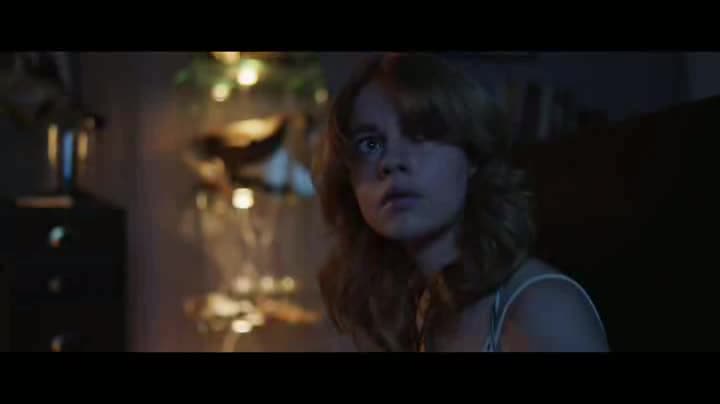 Dievča v okne (Radha Mitchell,James Mackay,Ella Newton,Jackson Gallagher 2022 Horor Thriller Bdrip 1080p ) Sk dabing avi