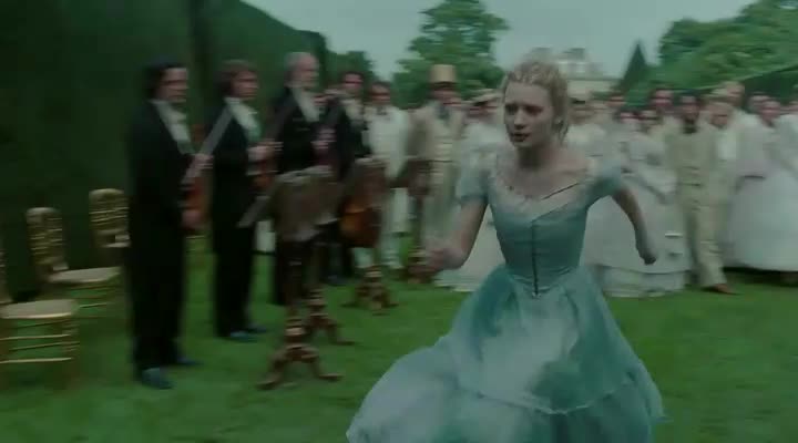 Alenka v říši divů 1 (Mia Wasikowska, Johnny Depp, Anne Hathaway 2010 Dobrodružný Rodinný Fantasy Bdrip 1080p ) Cz dabing mp4