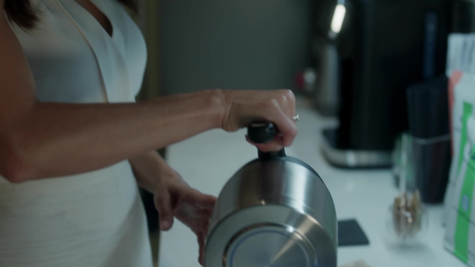 Kravaťáci L A S01E13 13 2025 CZ dab 1080p Svoboda mkv