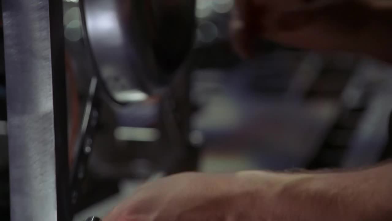 Andromeda S05E11 22 2004 CZ dab 720p Skrz sklo, temně mkv