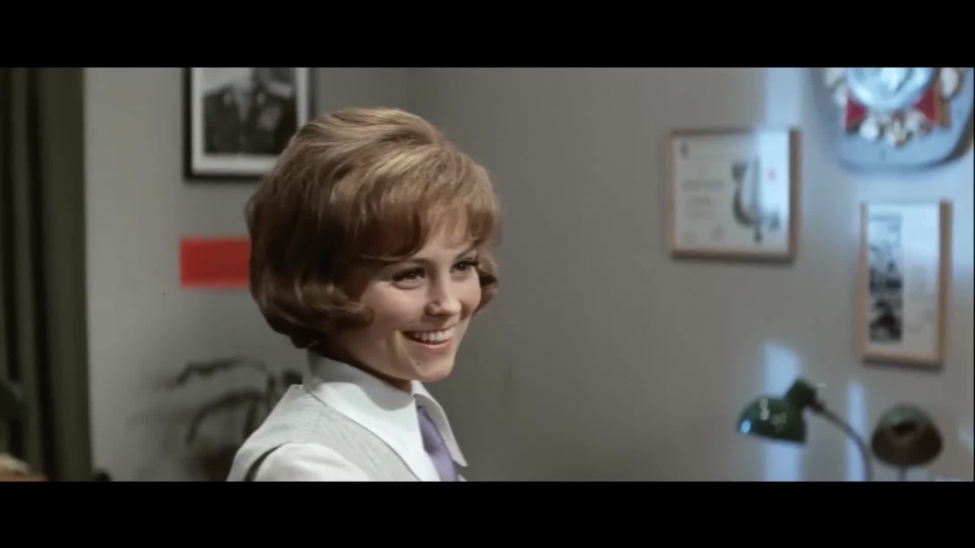 Vysoká modrá zeď {1973} drama 1080p mkv