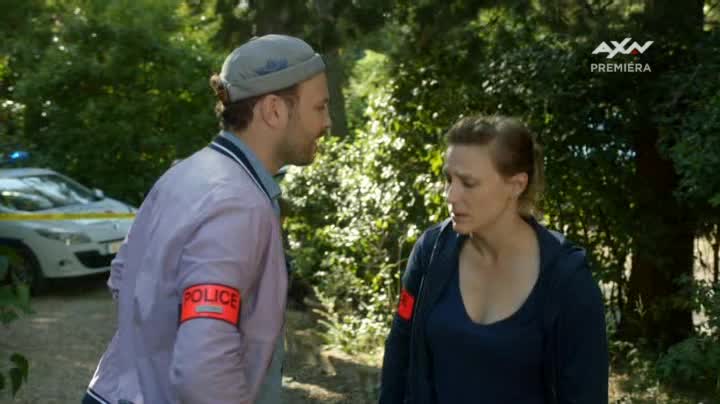 Policajtka Barbie 08x01 Jako pes a kočka avi