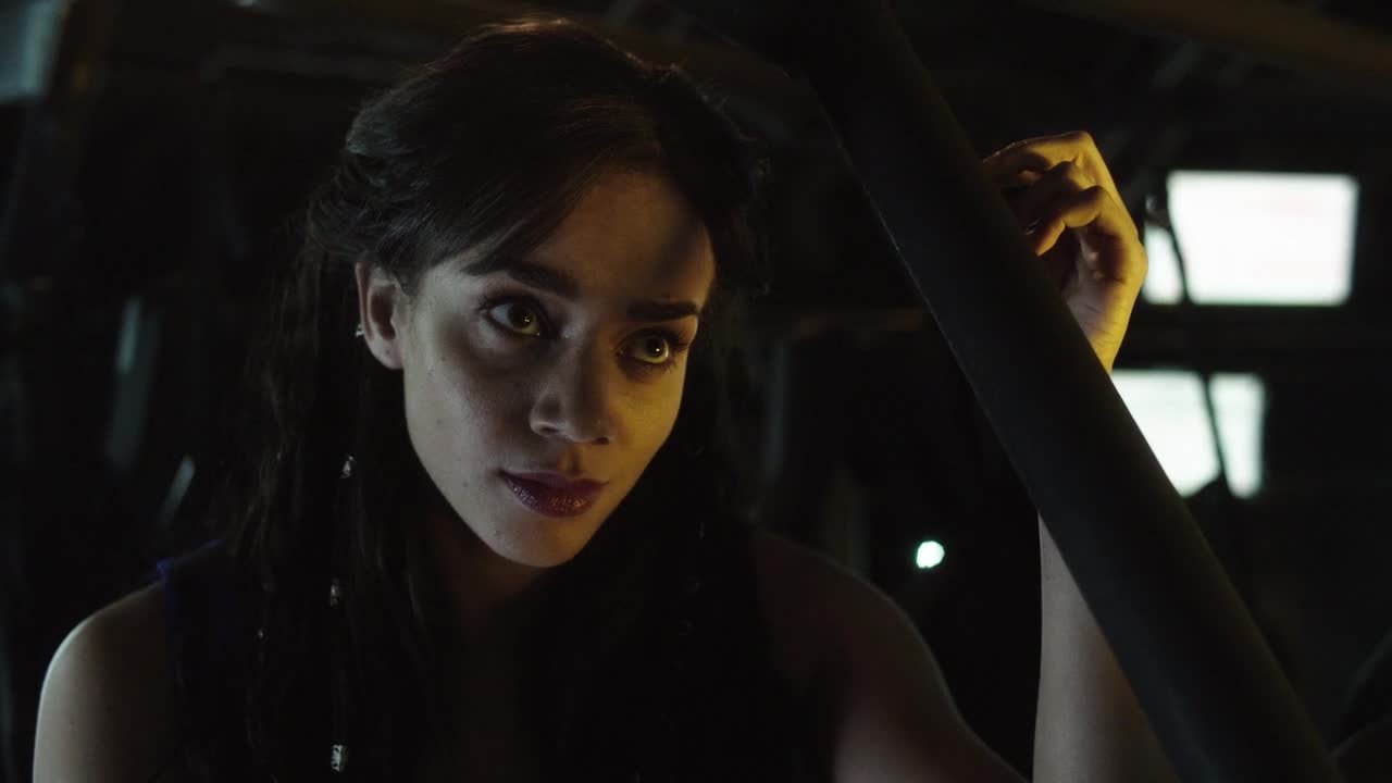 VESMÍRNÍ LOVCI Killjoys s02e08 Prastarý mnich mp4