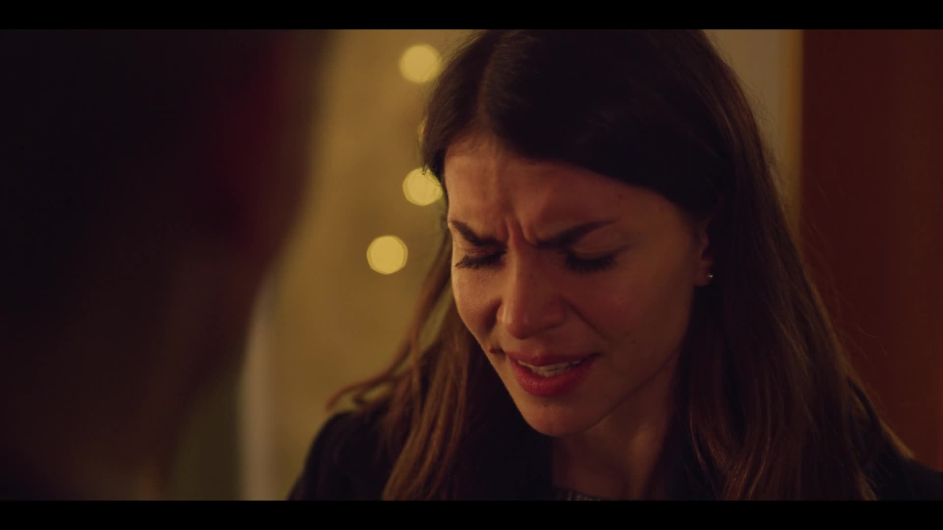 Vánoce u našich S02E06 Vánoční zmatek Hjem til jul last scene confession závěrečná romantická scéna vyznání.mkv