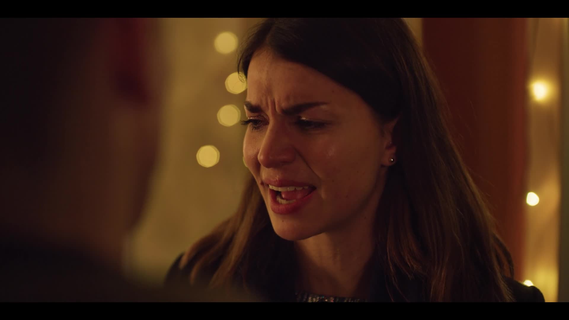 Vánoce u našich S02E06 Vánoční zmatek Hjem til jul last scene confession závěrečná romantická scéna vyznání.mkv