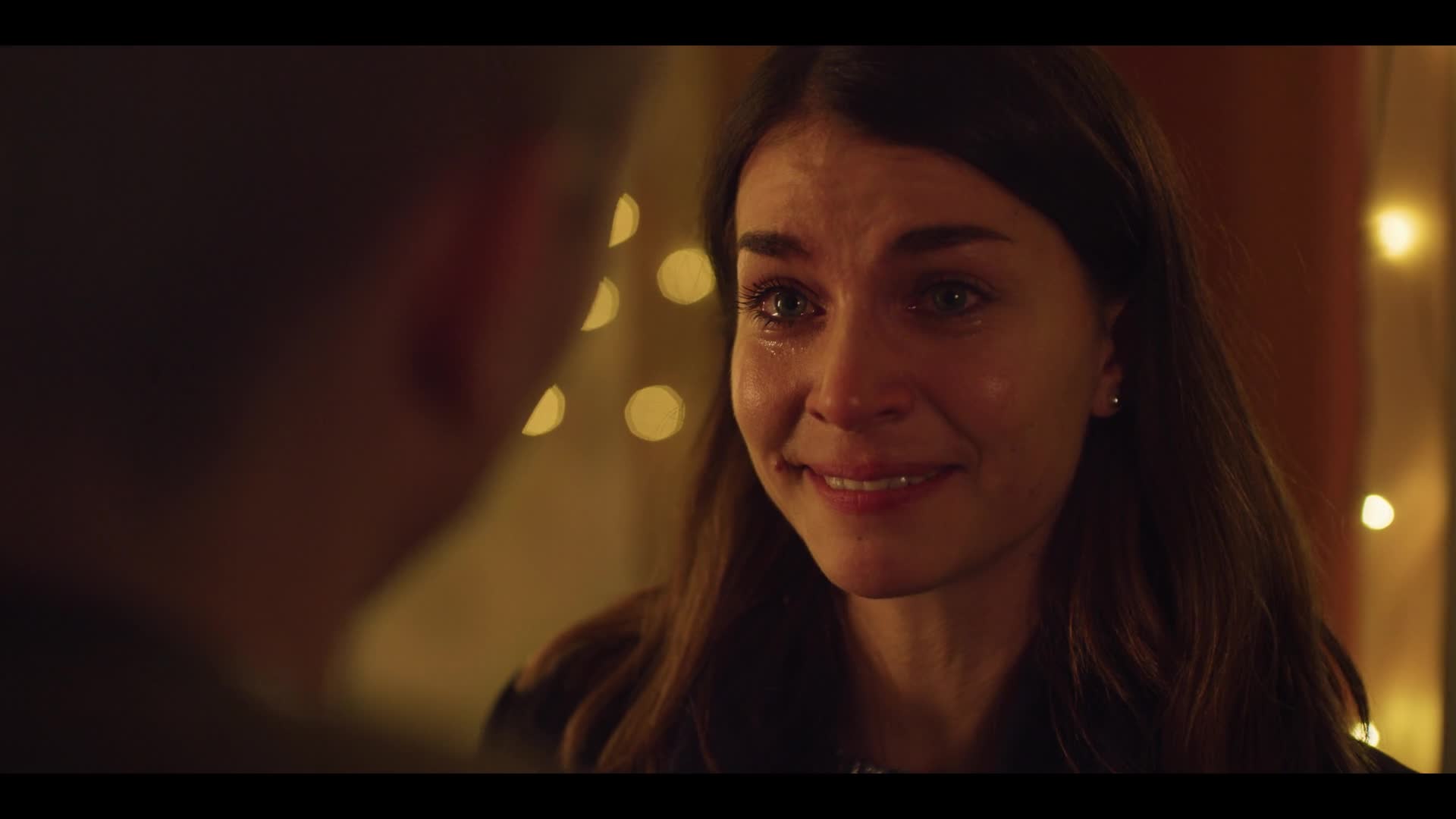 Vánoce u našich S02E06 Vánoční zmatek Hjem til jul last scene confession závěrečná romantická scéna vyznání.mkv