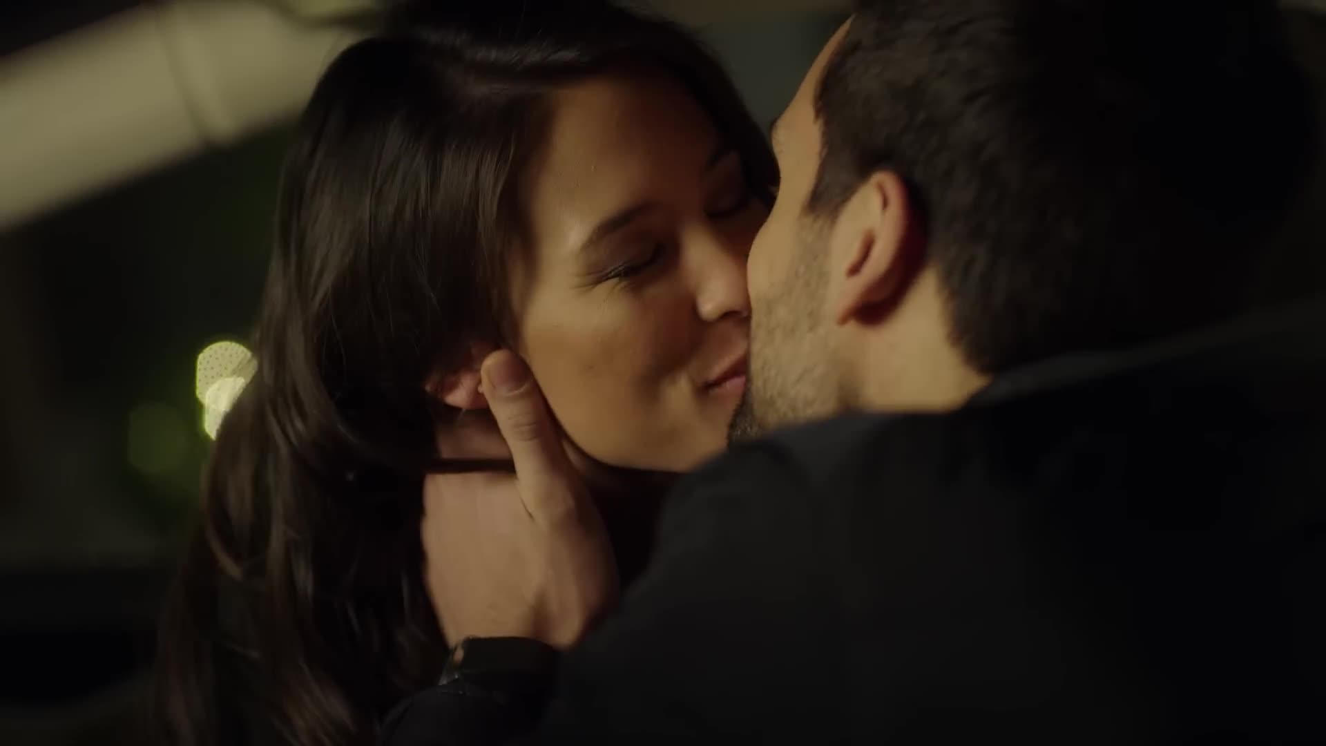 Láska pod vrcholky hor (2018) romantický sestřih Shane (Scott Cavalheiro) a Clara (Kaitlyn Leeb).mp4