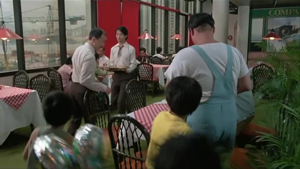 Srdce draka=První úkol Dračí srdce (Jackie Chan,Sammo Hung,Emily Chu 1985 Akční Komedie Drama) Cz dabing mp4