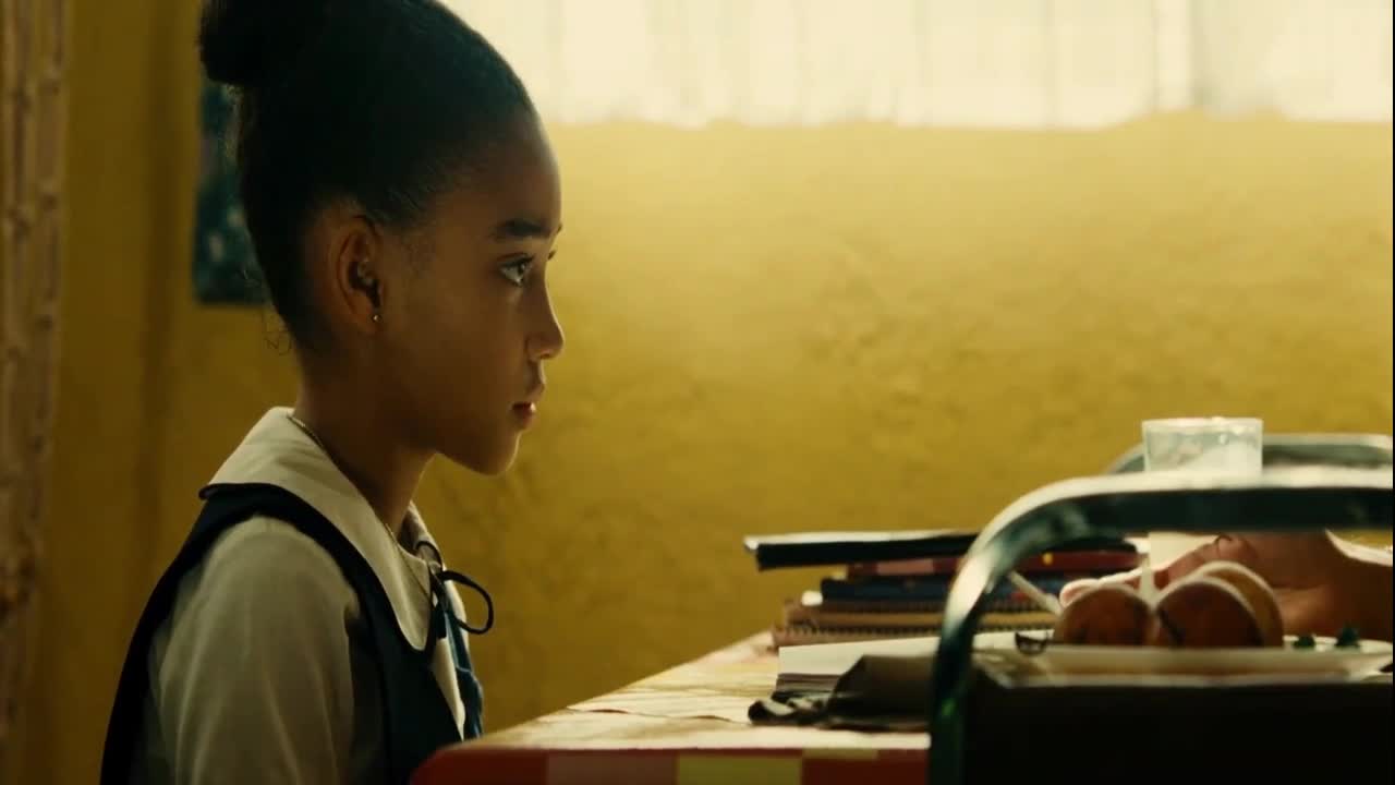 Colombiana Smrtící orchidej (Zoe Saldana,Lennie James,Cliff Curtis 2011 Akční Krimi Drama Thriller Bdrip 1080p ) Cz dabing + tit + forced tit mp4