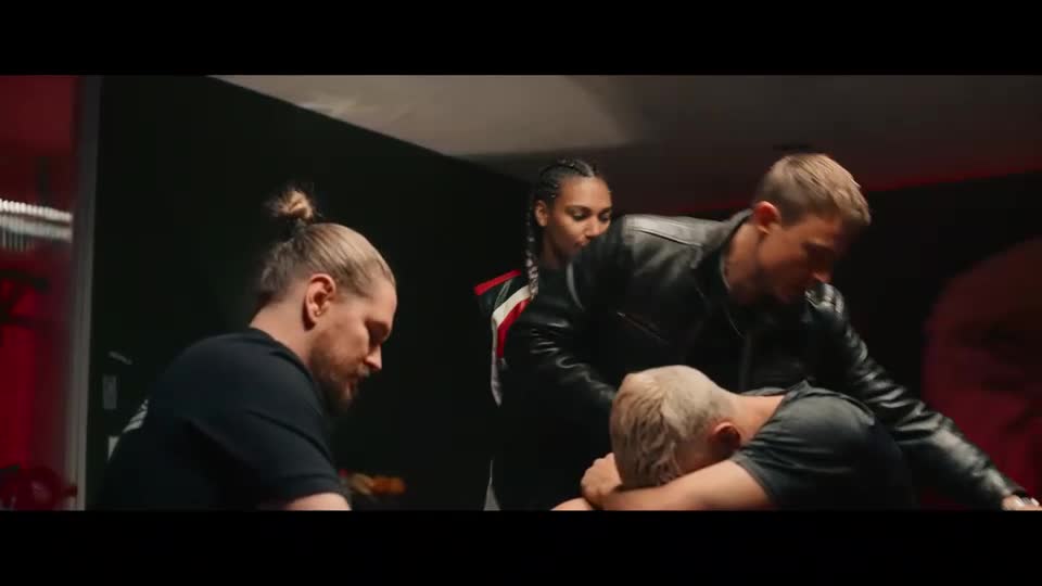 60 minut (Emilio Sakraya,Dennis Mojen,Marie Mouroum 2024 Akční Drama Sportovní 1080p ) Cz dabing mp4