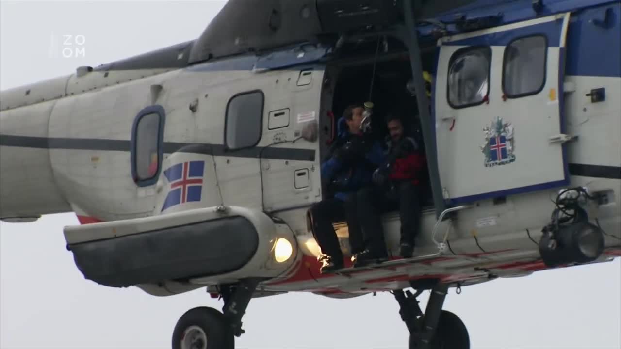Bear Grylls Muz vs divocina S07E01 With Jake Gyllenhaal (cz 720p) mp4