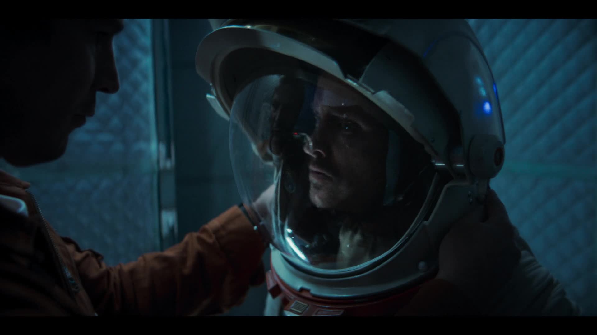 Černé zrcadlo S06E03 Beyond the Sea (2023) komedie horor Sci Fi thriller czdab mkv