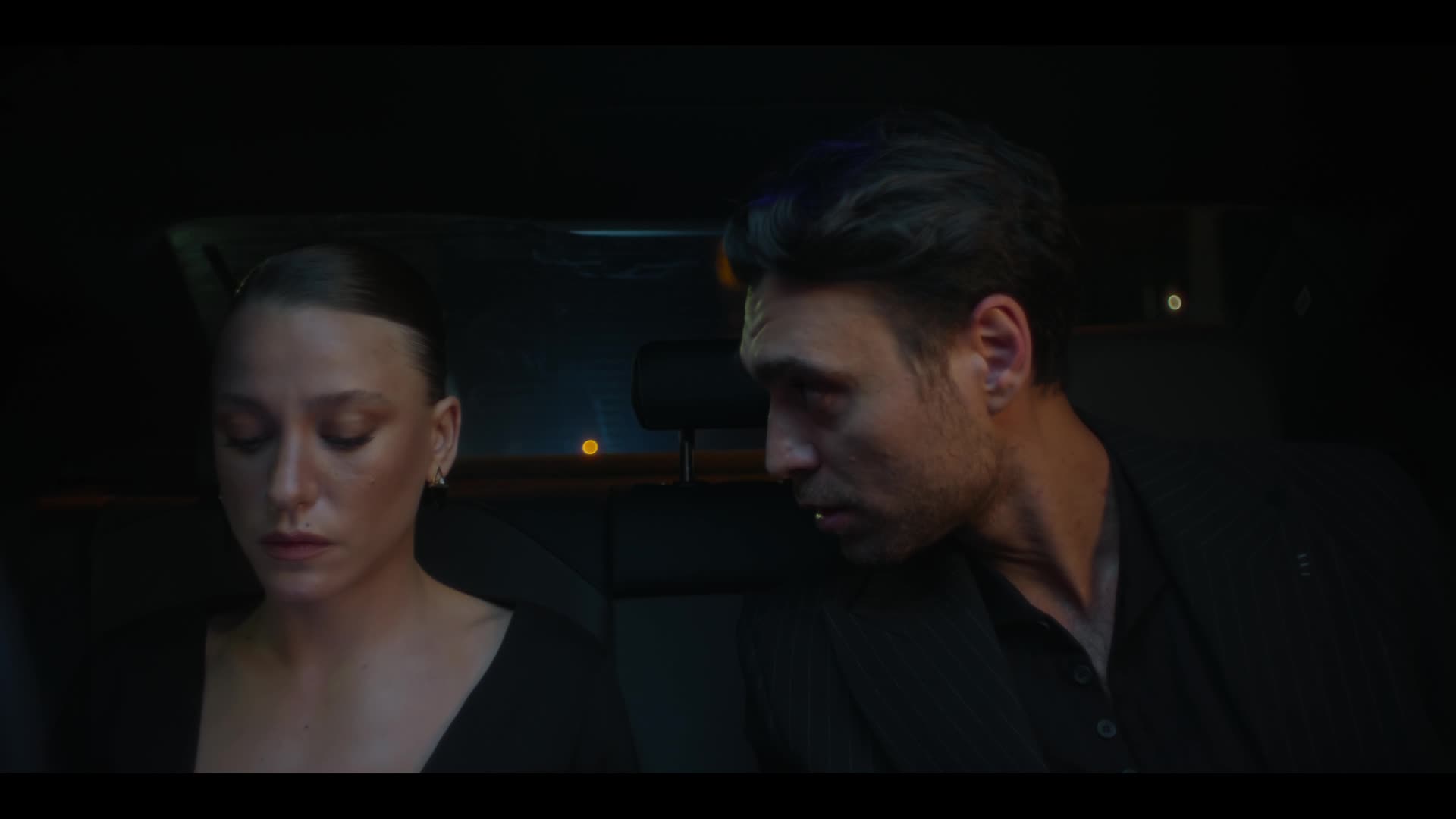 Díky další   Thank You Next S02E03 CZ dabing HD mkv