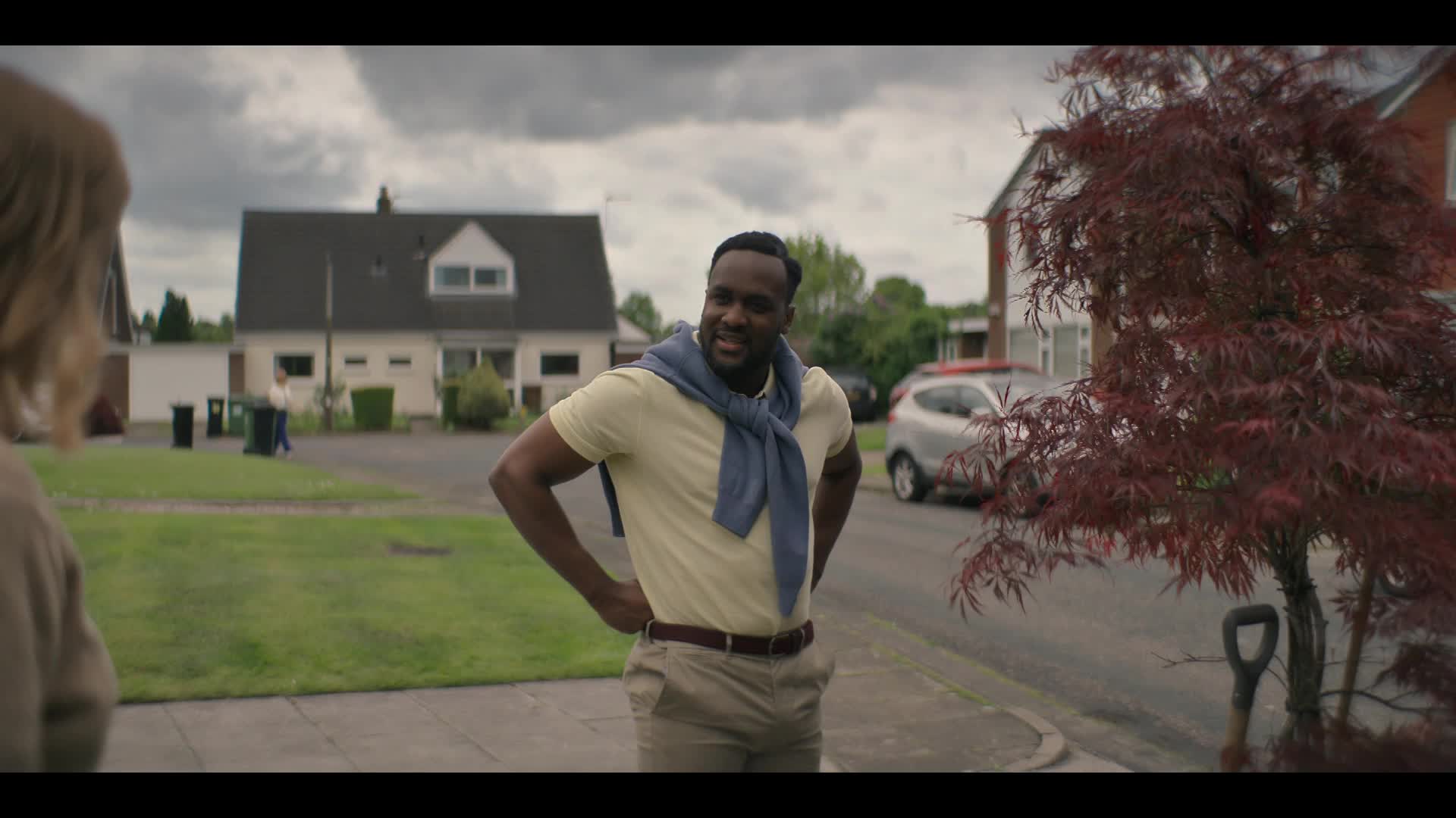 Kdo se modlí, neshoří   Everyone Else Burns S01E05 CZ dabing HD 1080p mkv