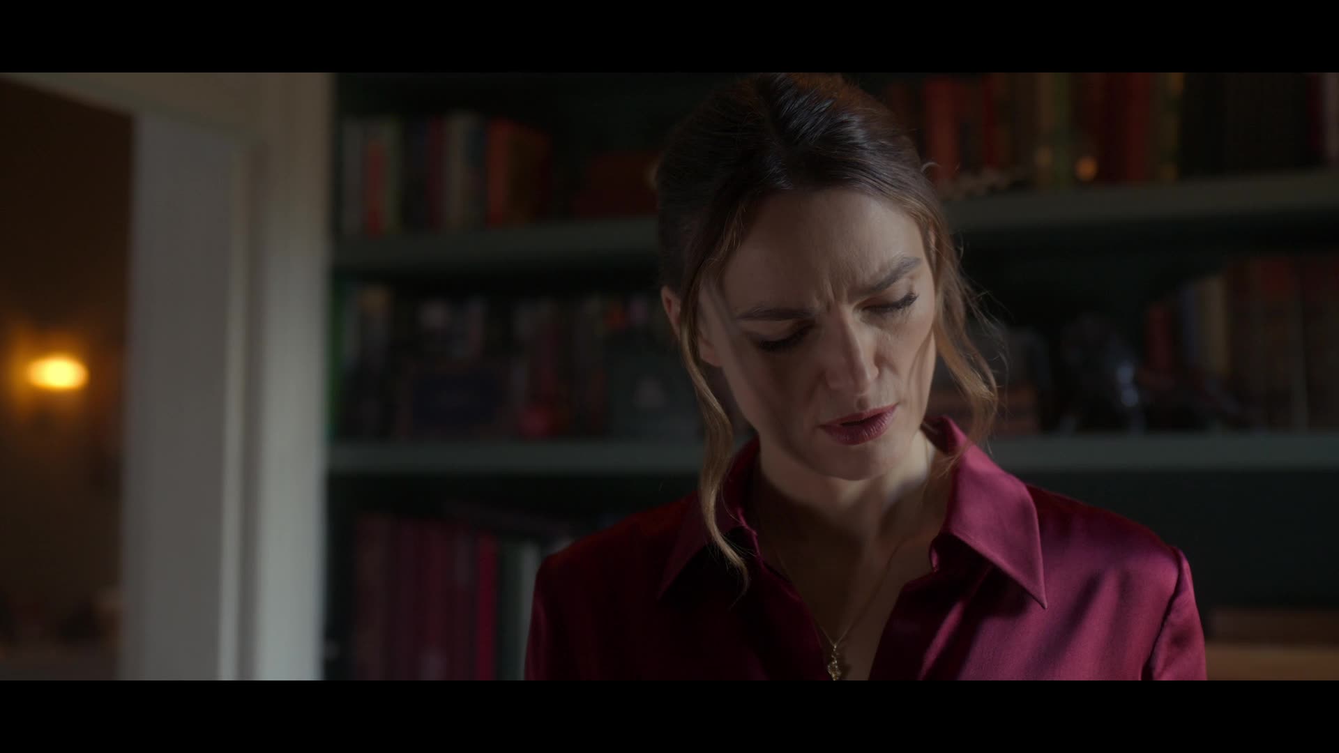 Černá holubice S01E01 Tak na lásku (2024) akční mysteriózní thriller czdab mkv