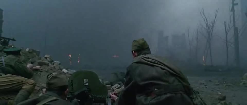 Nepřítel před branami (Jude Law, Joseph Fiennes, Rachel Weisz 2001 Drama Historický Válečný Bdrip 1080p ) Cz dabing mp4