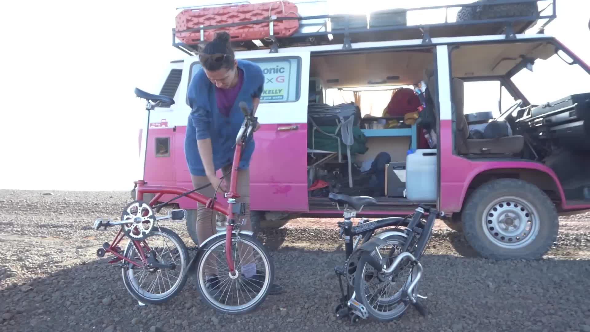 Busny S01E12 26 2017 CZ dab 1080p Na laně do jižní Afriky aneb Busíkova cesta z pouště mp4