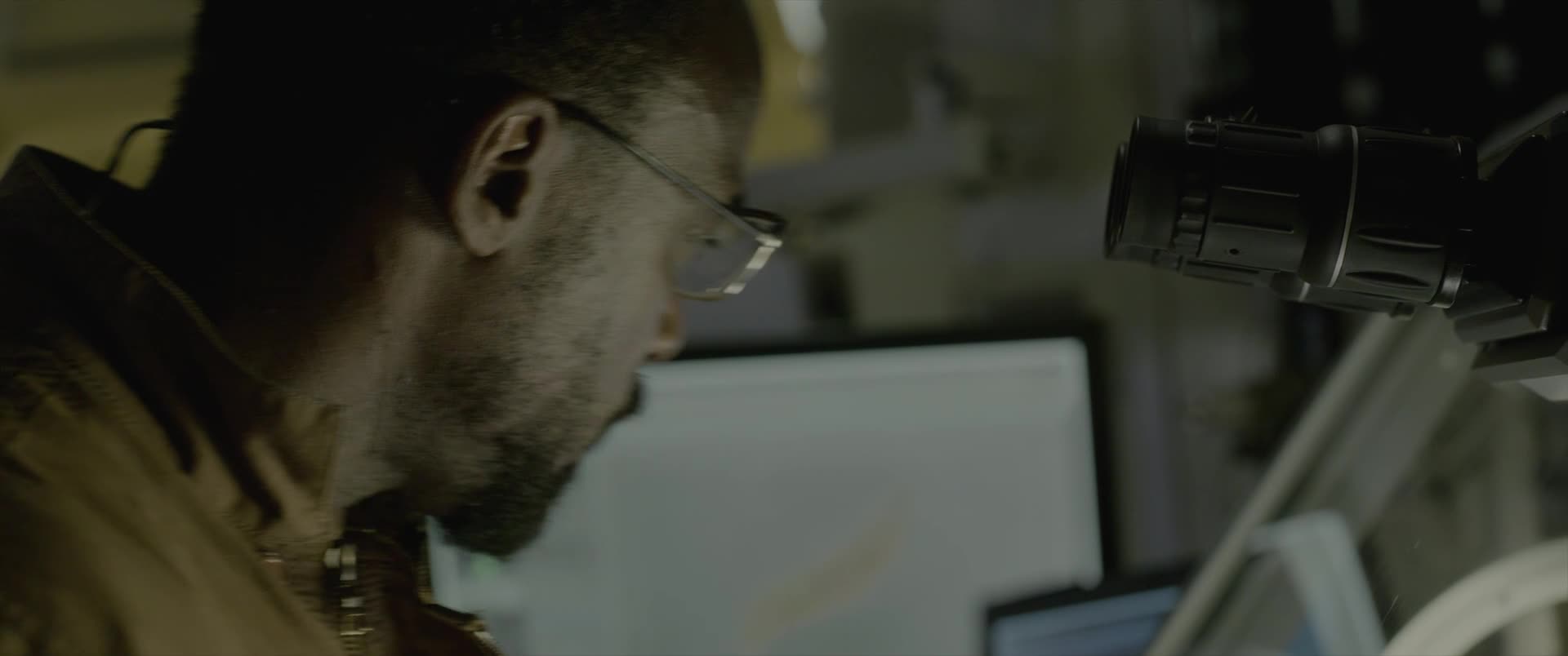 Život Life (Jake Gyllenhaal, Rebecca Ferguson, Ryan Reynolds 2017 Horor Sci Fi Thriller Bdrip 1080p ) en Cz dabing mkv