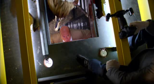 Kriminálka Miami 08x17 Rána sekyrou avi