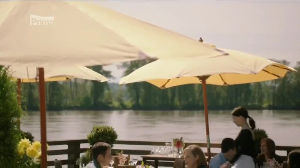 Laska jako z romanu 2015,USA sestřih scén Dylan Bruce a Amy Acker.mkv