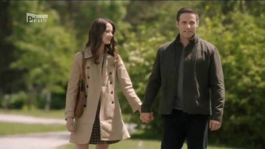 Laska jako z romanu 2015,USA sestřih scén Dylan Bruce a Amy Acker.mkv