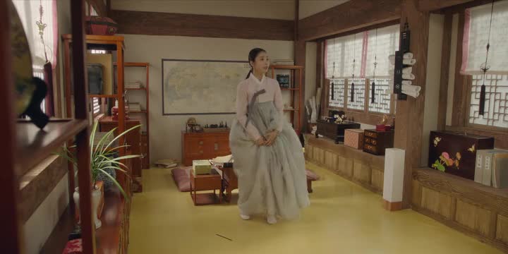 Nově psané dějiny (신입사관 구해령 Sinibsagwan guhaeryeong) WEBRip x264 ION10 korean language czech subtitles.mp4