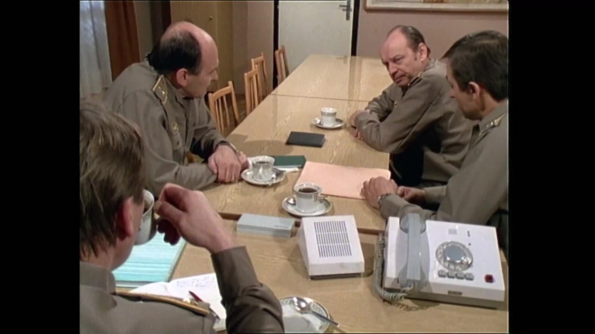 Chlapci a chlapi {1988} E09 Trápení 1080p mkv