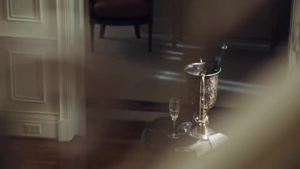 Nebezpečne blonďavá Filmová hvězda (Jessica Simpson, Vivica A Fox, Steve Guttenberg 2008 Komédie Bdrip 1080p ) Cz Sk dabing mp4