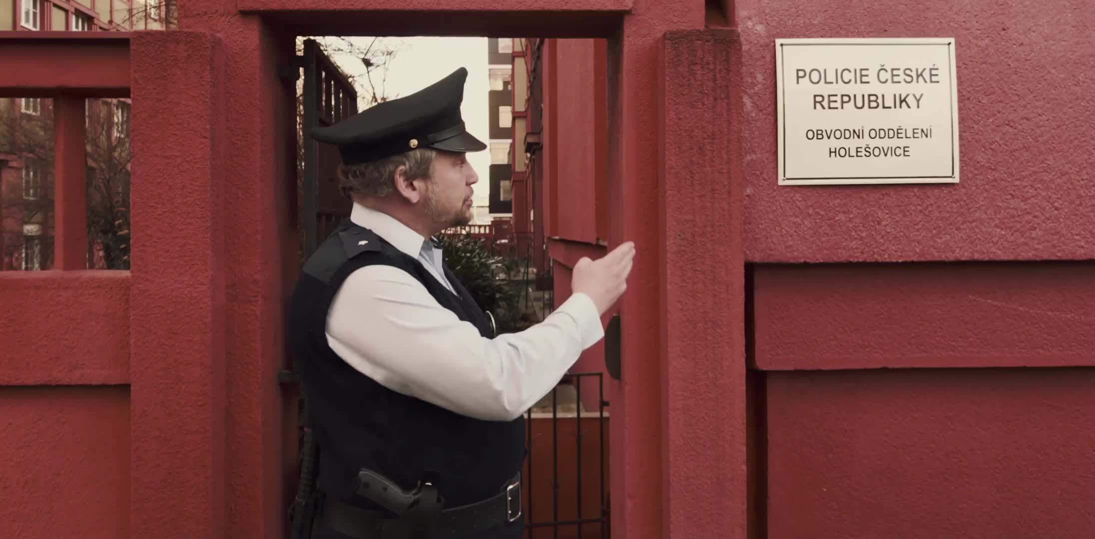 Fízlárna S00E01 03 2017 CZ dab 1080p Bonusy Komediální minisérie z prostředí policejní služebny Startujeme 18 dubna! mp4