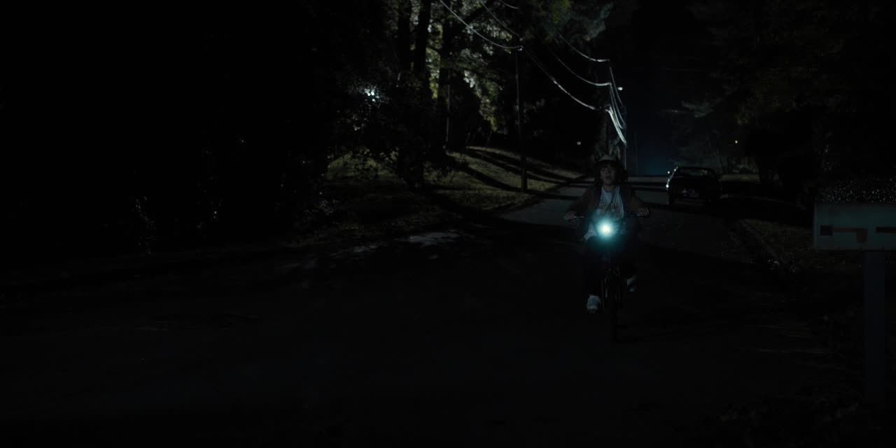 Stranger Things S01E01 08 2016 CZ dab Kapitola první Zmizení Willa Byerse mkv