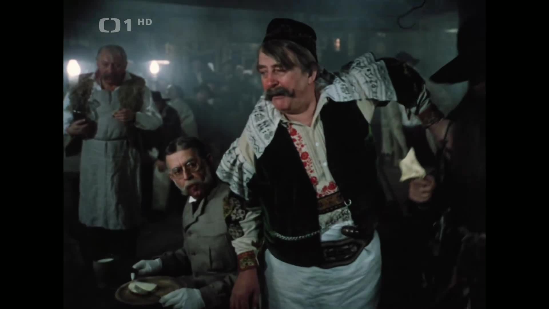 Tajemství hradu v Karpatech (1981) komedie mkv