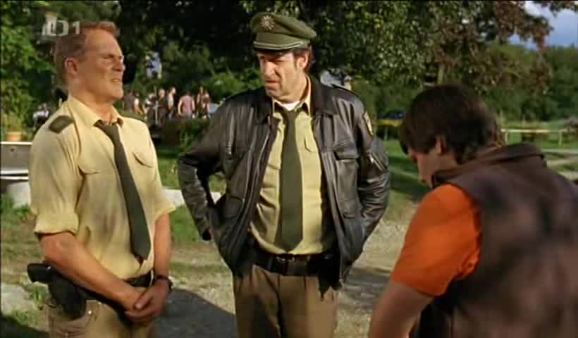 Hubert a Staller 1x13 Farmář hledá vraha arc avi